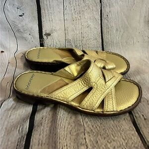 5/$20 Dockers Women's Sandal‎ Flat Metallic Gold Leather Slides Sz 6M DKCAMBREEK